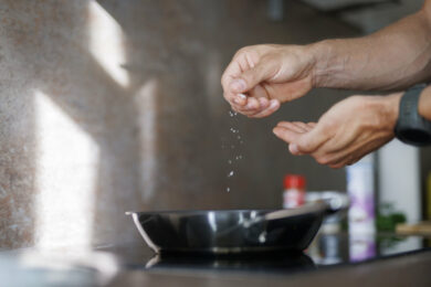 La memoria fa cilecca? Attenzione al sale, specie se siete uomini