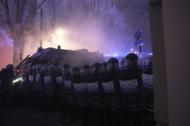 Dl Sicurezza, dalle zone rosse alla Daspo per i cortei e il divieto di coltelli per i minori: ecco le norme