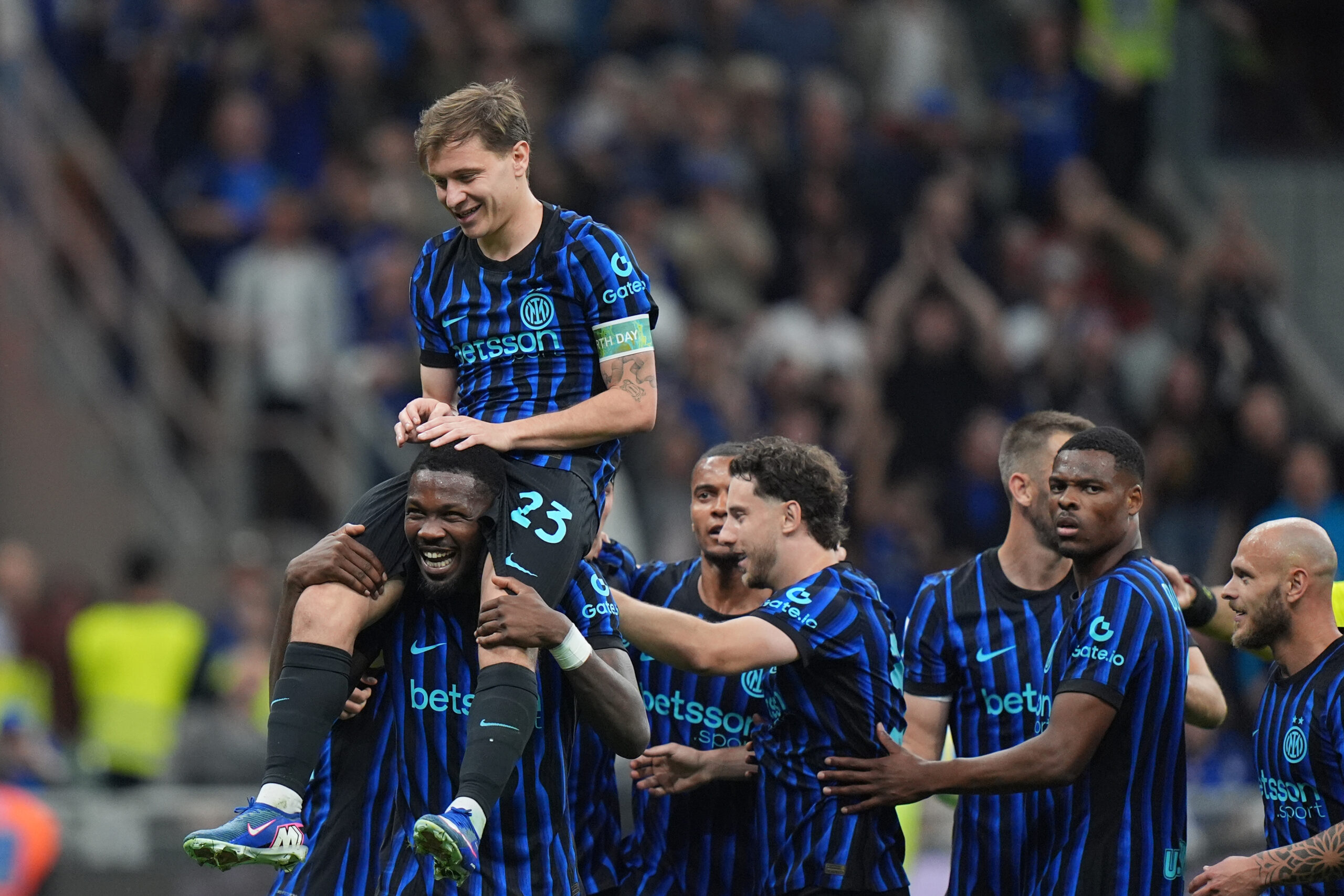 Inter-Cagliari 3-0, nerazzurri a +12 sul Napoli