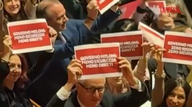 Dl Sicurezza, la protesta delle opposizioni al Senato