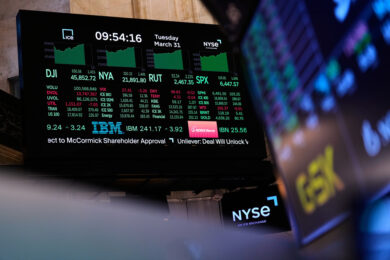 Iran, con la riapertura di Hormuz Borse in festa. Crollo di petrolio e gas ma i rischi restano