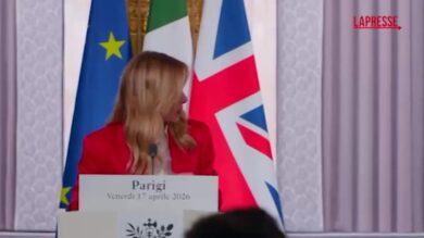 Iran, Meloni: "Riaprire Hormuz questione assolutamente centrale per Italia"