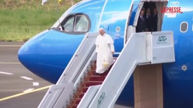 Papa Leone XIV arriva a Douala: celebrerà la messa e visiterà un ospedale