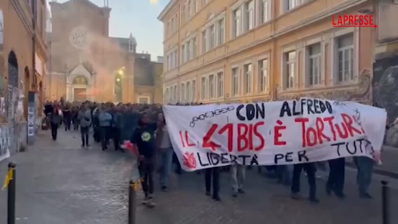 Roma, anarchici in corteo per Alfredo Cospito: “41bis è tortura”