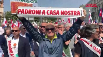 Milano, centinaia in strada per il corteo dei Patrioti: “Siamo qui contro la guerra e gli immigrati”