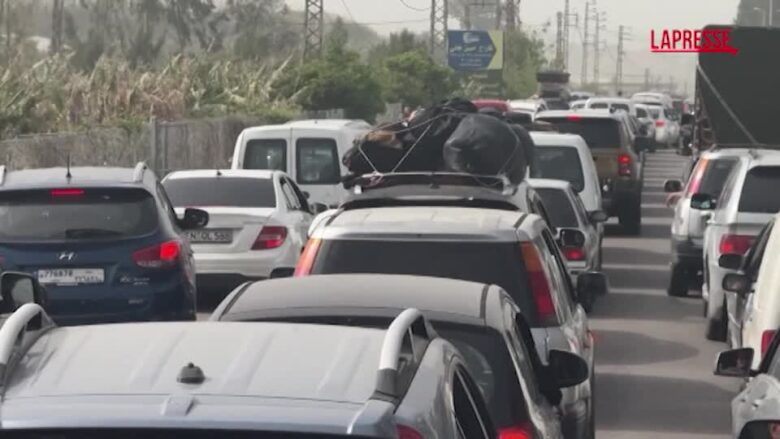Libano, centinaia di sfollati in fila per strada mentre tornano a casa