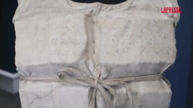 Inghilterra, all'asta un giubbotto di salvataggio del Titanic: il valore è di oltre 350mila sterline