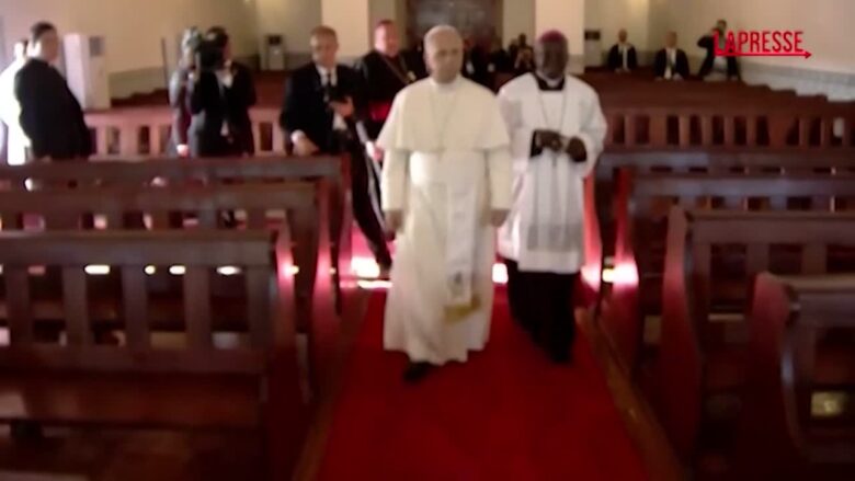 Angola, Papa Leone XIV prega nel santuario della tratta degli schiavi