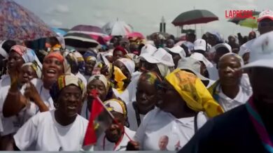 Papa Leone XIV in Angola: canti e balli per il Pontefice che celebra la Messa a Saurimo