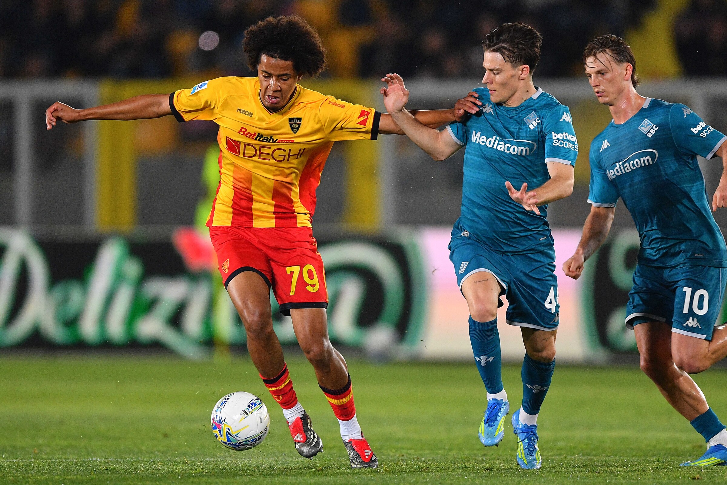 Serie A, Lecce e Fiorentina non si fanno male: al ‘Via del Mare’ finisce 1-1