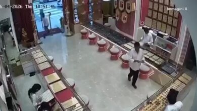 Malesia, ladri rapinano una gioielleria di Kuala Lumpur in due minuti