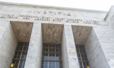 Milano, giro di escort: oscurati nomi calciatori