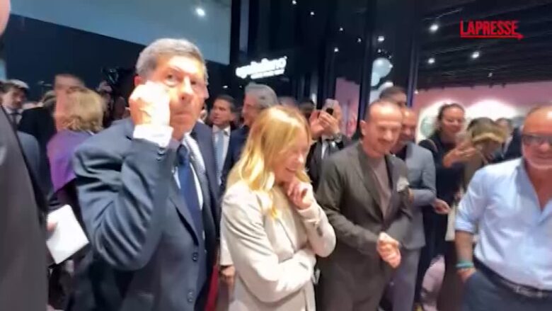 Giorgia Meloni al Salone del mobile 2026