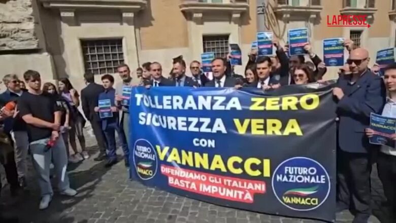 Dl Sicurezza, flash mob di Futuro Nazionale: "Tolleranza Zero, Sicurezza Vera"