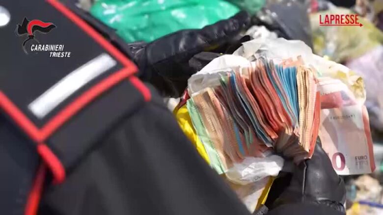 Trieste, butta per sbaglio 7mila euro nei rifiuti: recuperati dai carabinieri