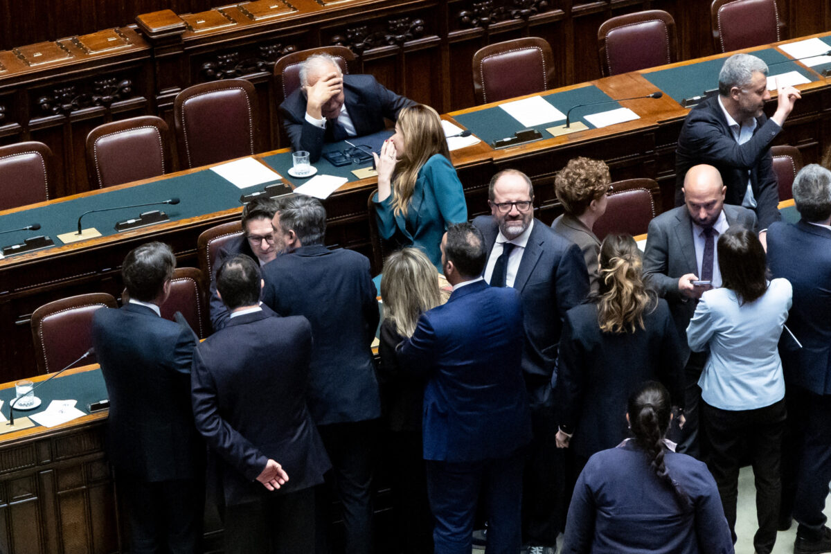 Galleria foto 'Dl Sicurezza, le opposizioni occupano i banchi del governo – FOTO' - foto 4