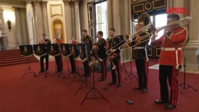 A Buckingham Palace la festa per i 100 anni della Regina Elisabetta II