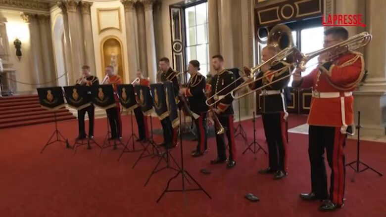 A Buckingham Palace la festa per i 100 anni della Regina Elisabetta II