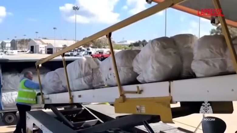 Libano, la Russia consegna 27 tonnellate di aiuti umanitari a Beirut