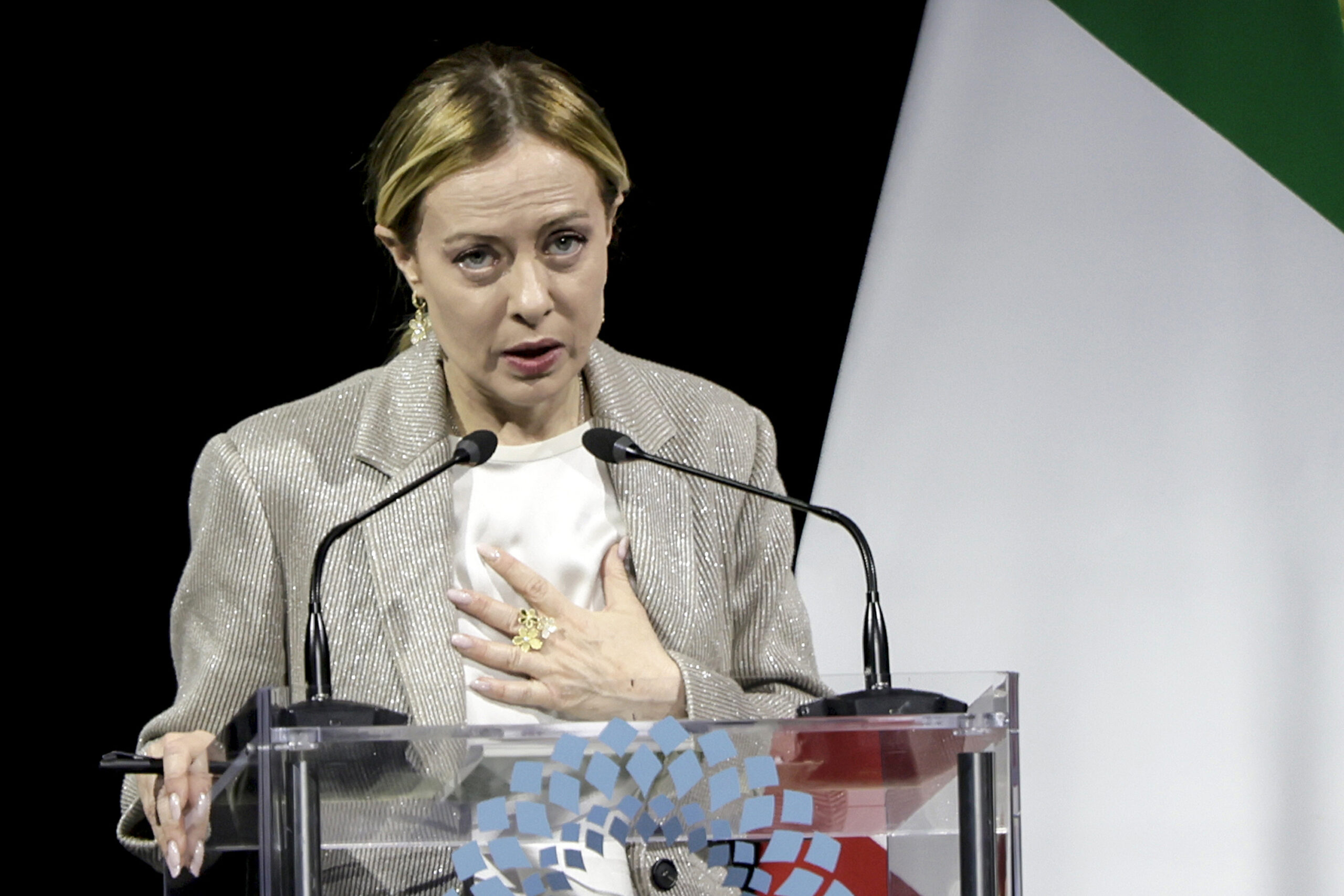 Insulti a Giorgia Meloni, ambasciata Russia: “Convocazione Farnesina una cantonata, da Mosca nessuna offesa”