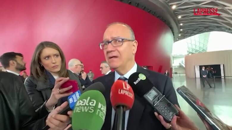 Valditara: "Tra qualche settimana al via psicologo nelle scuole"