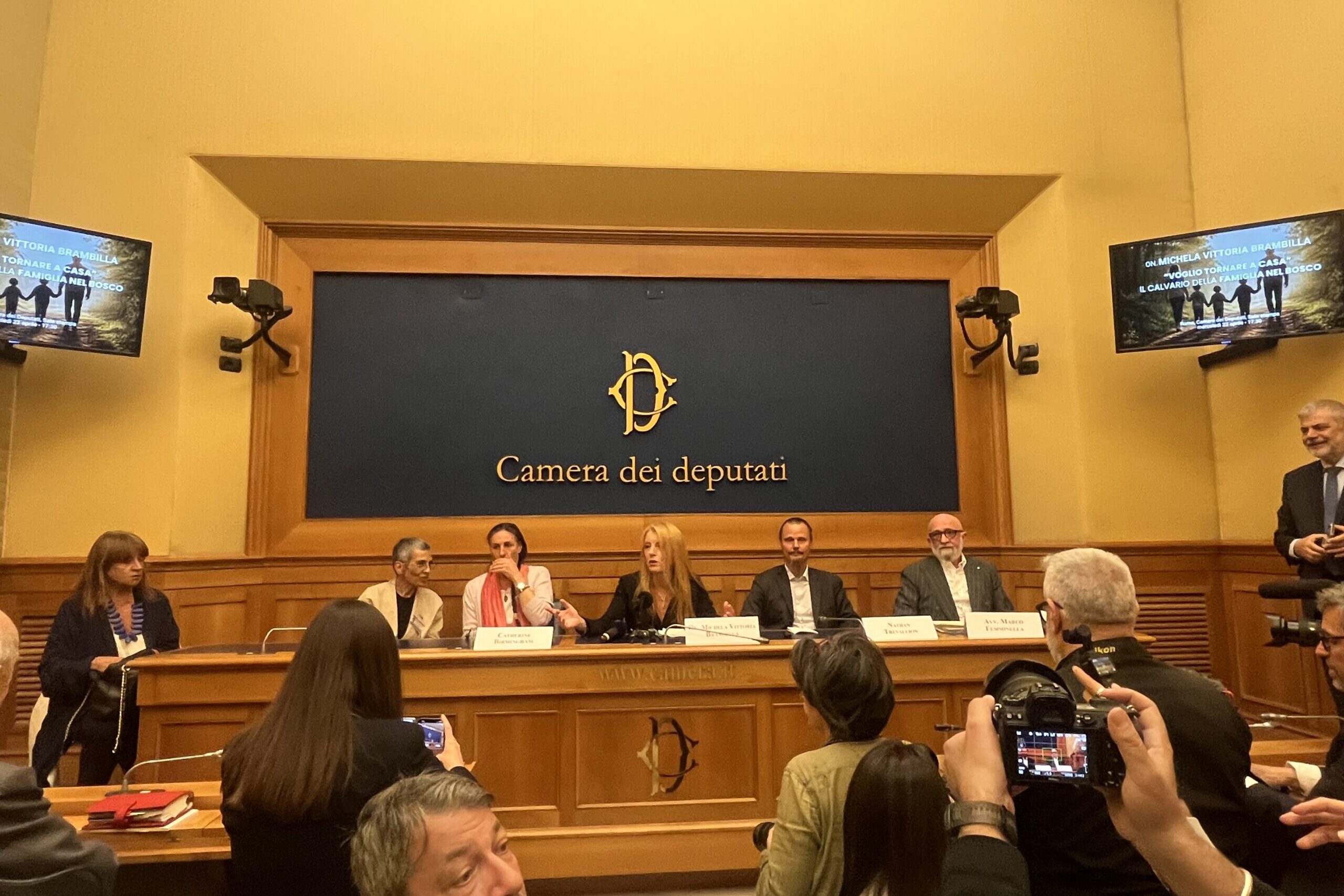 Famiglia nel bosco, i genitori alla Camera, Brambilla: “È violenza di Stato”