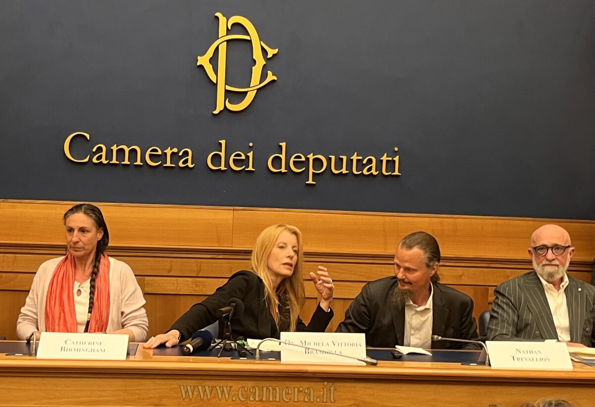 Famiglia nel bosco, i genitori alla Camera, Brambilla: “È violenza di Stato”