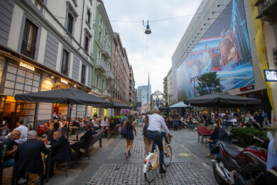 Giro di escort a Milano: festini in 26 locali, dai calciatori 450mila euro di bonifici