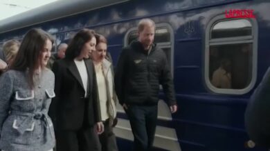 Il principe Harry in Ucraina, visita a sorpresa a Kiev