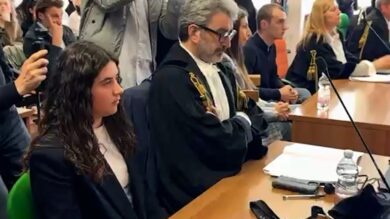 Neonati sepolti, Chiara Petrolini condannata a 24 anni e 3 mesi per l’omicidio del secondo figlio