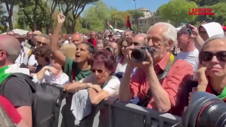25 aprile, contestatrice a Gualtieri: "Fascista"