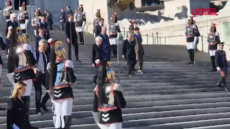 25 Aprile, Mattarella depone una corona all’Altare della Patria