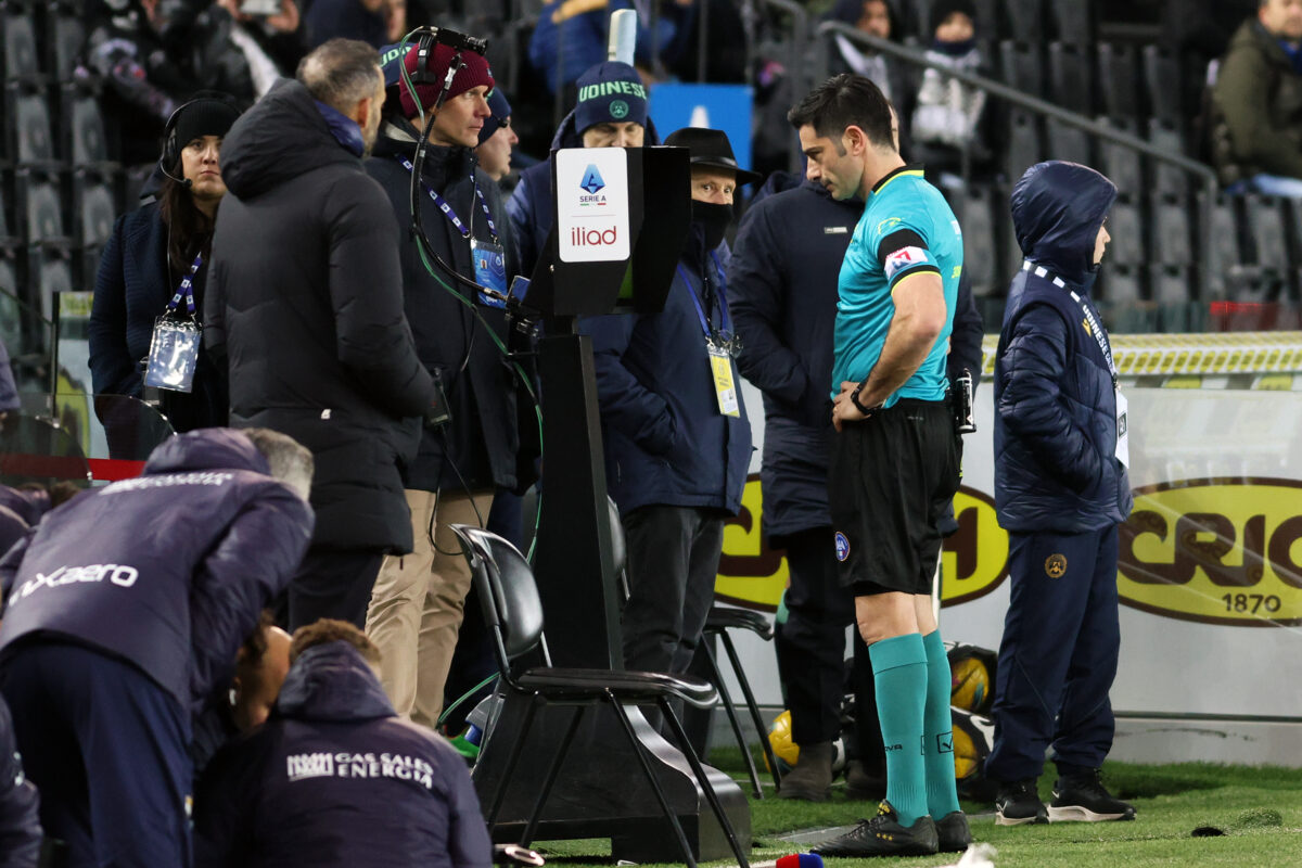 Rocchi, il designatore degli arbitri indagato per concorso in frode sportiva si è autosospeso Rocchi, il designatore degli arbitri indagato per concorso in frode sportiva si è autosospeso
