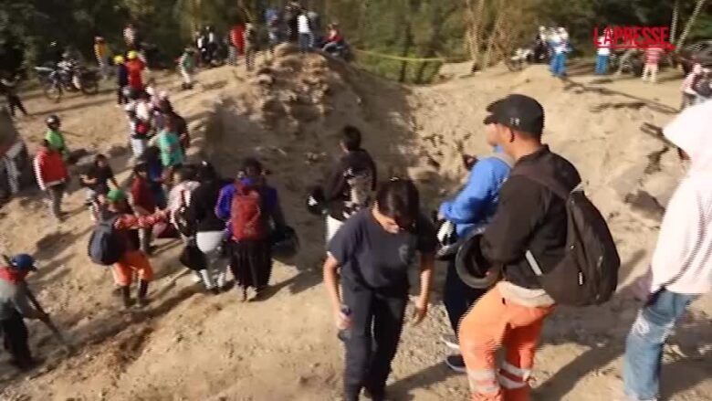 Colombia, bomba esplode al passaggio di un bus: decine di morti e feriti