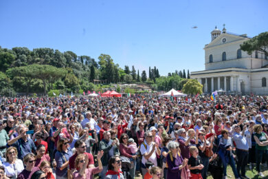 Spari al 25 aprile, l’Anpi: “Come i partigiani non ci lasceremo intimidire”. Crosetto: “Veri partigiani non escludevano”