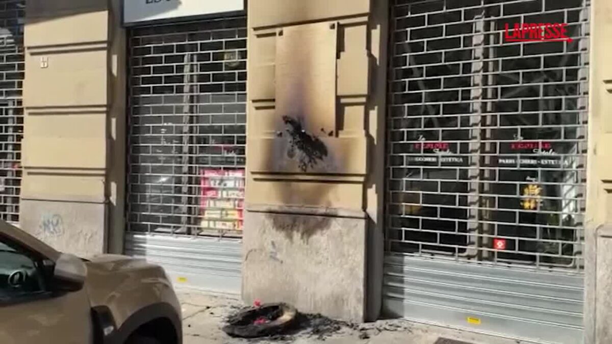 Torino, bruciata lapide partigiani nel quartiere Vanchiglia