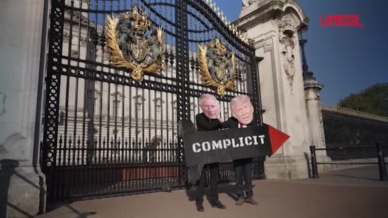 Londra, davanti a Buckingham Palace la protesta contro la visita di Re Carlo a Trump