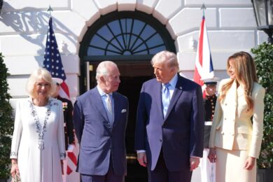 Usa, re Carlo e la regina Camilla ricevuti alla Casa Bianca da Trump e Melania