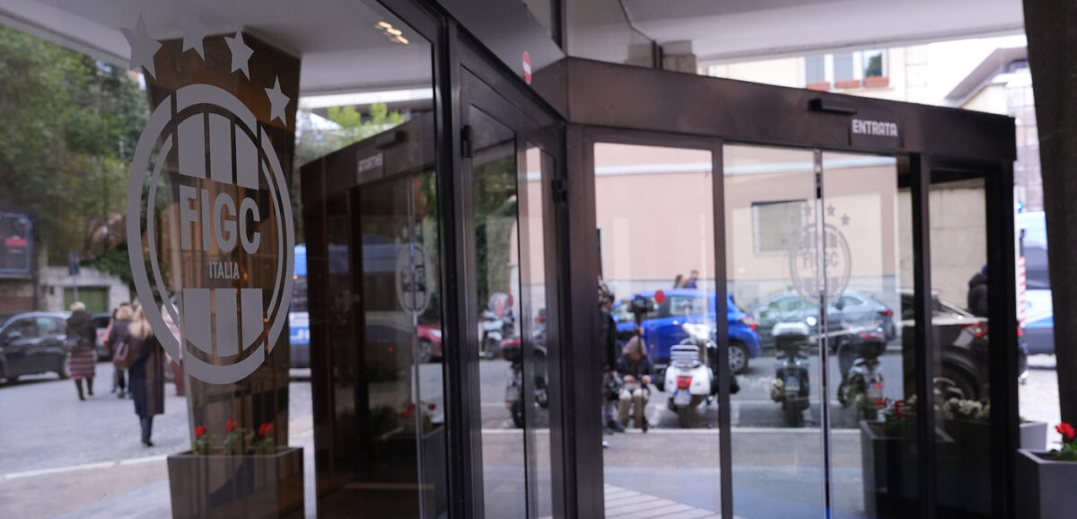 Rocchi, inchiesta per frode sportiva: oggi consiglio federale Figc dopo caos arbitri