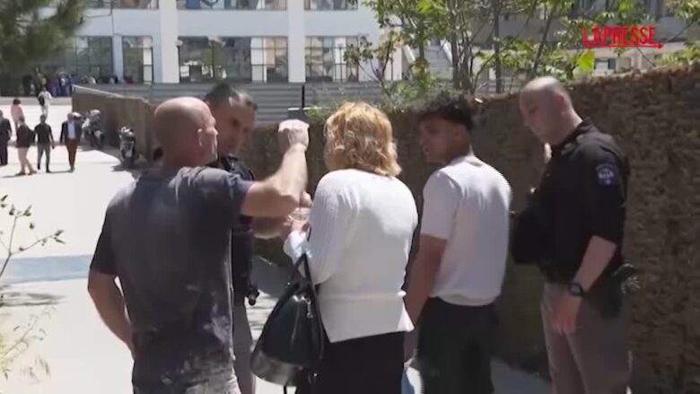 Grecia, sparatoria ad Atene: cinque feriti in due attacchi