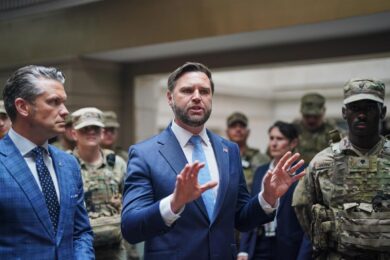 Iran, JD Vance preoccupato per la gestione della guerra