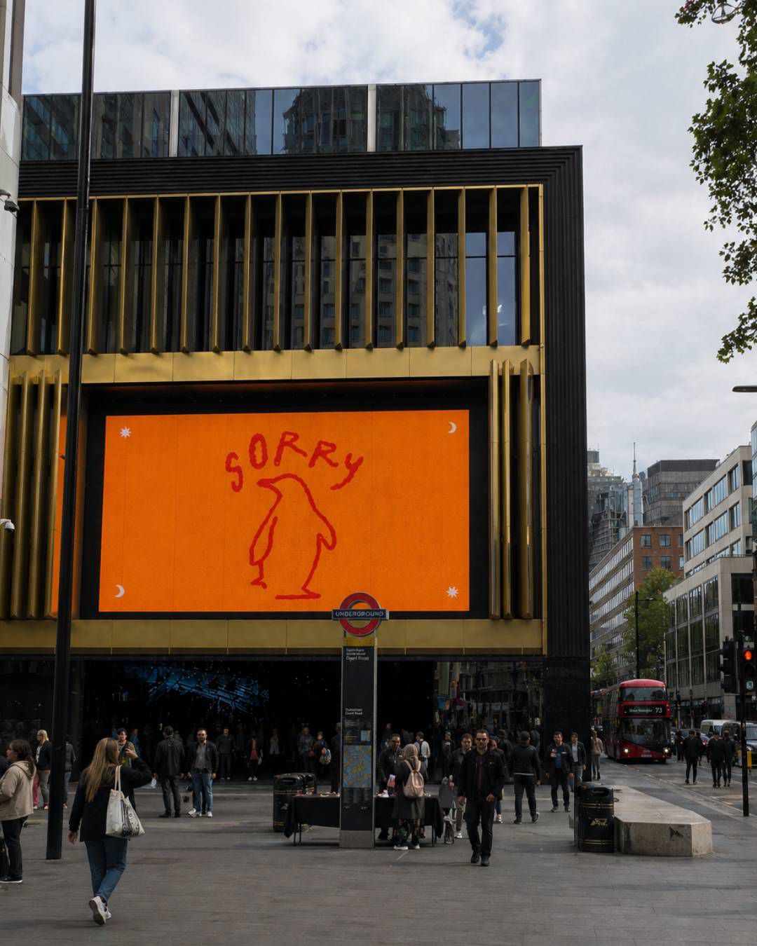 ‘Scusa’, la misteriosa scritta apparsa in varie città: ecco cosa potrebbe essere