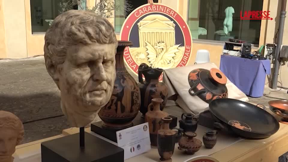 Arte, restituiti 377 reperti culturali da USA all'Italia. Giuli: "Cultura non si perde, si recupera"