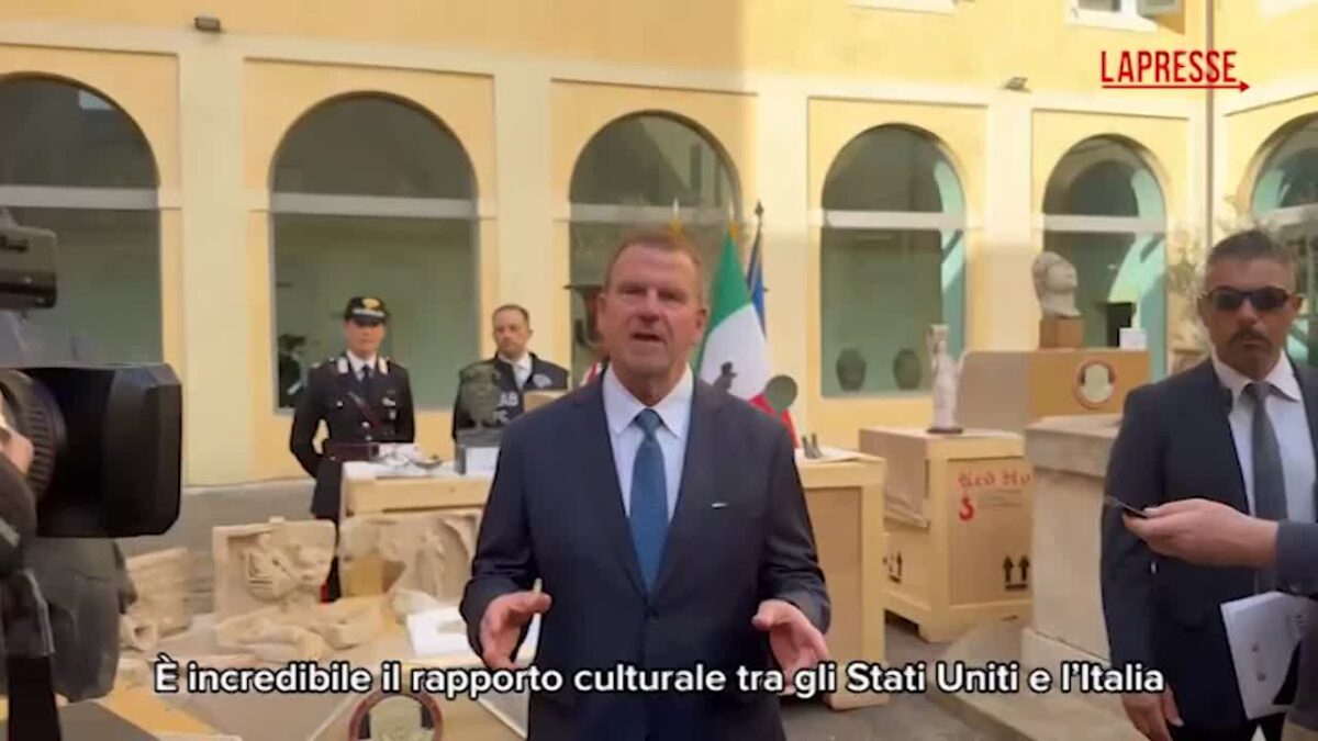 Arte, opere rubate tornano a casa dagli Usa, ambasciatore americano: "Italia Paese unico al mondo"