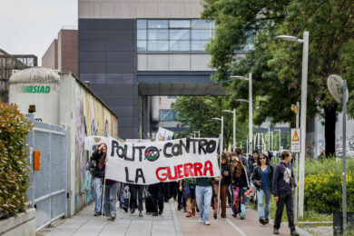 Corteo di protesta fino alle OGR da parte degli studenti del Politecnico per protestare contro il ministro Tajani e l'industria della guerra, Torino. Italia - cronaca- Mercoledì 29 aprile 2026 (foto Giulio Lapone/LaPresse).