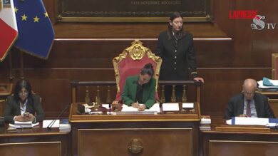 Dfp, Renzi in Aula cita i "Soliti ignoti": "Giorgetti, l'hanno rimasto solo"