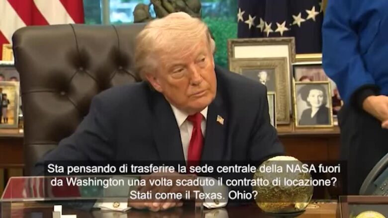 Trump prende in giro il direttore della Nasa per le sue orecchie a sventola: "Ha un super udito"