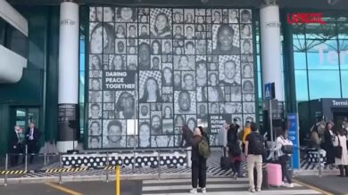 Roma, all'aeroporto di Fiumicino una grande installazione fotografica per la pace