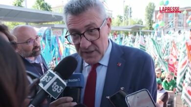 Primo Maggio, Landini: “Festa del lavoro ogni mese perché il governo non si scordi dei lavoratori”