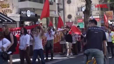 Tel Aviv, migliaia in piazza per il Primo Maggio contro la guerra e il governo israeliano